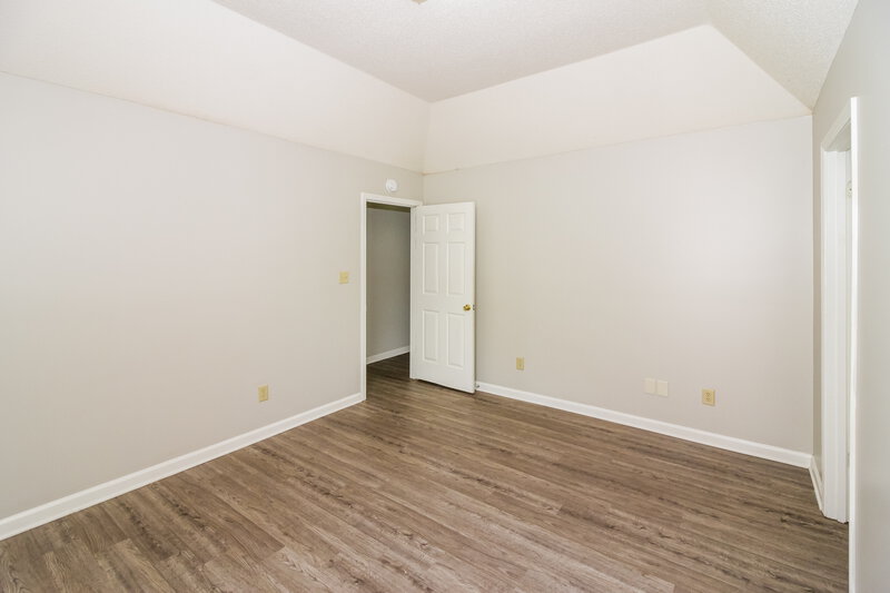 2,380/Mo, 7099 Country Walk Dr Cordova, TN 38018 Main Bedroom View