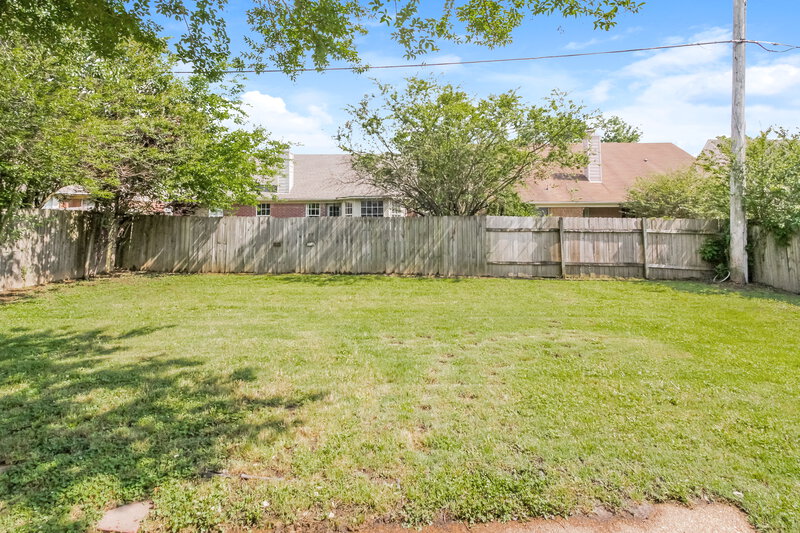 2,380/Mo, 7099 Country Walk Dr Cordova, TN 38018 Rear View 2