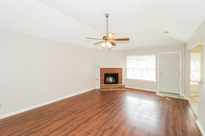 1,635/Mo, 1017 Spanish Trail Cordova, TN 38018 Living Room View