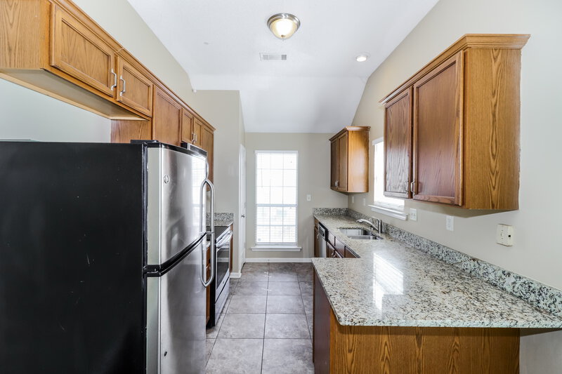 1,735/Mo, 1000 Leconte Gap St Cordova, TN 38018 Kitchen View
