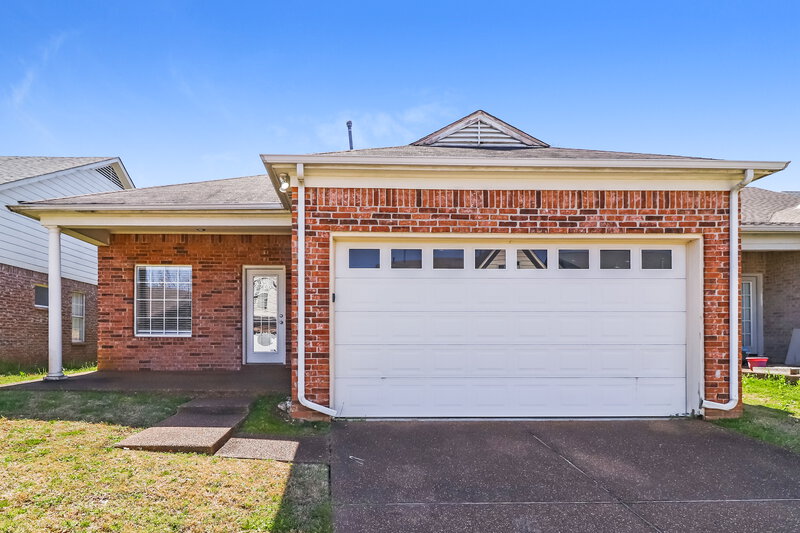 1,700/Mo, 8694 Macon Rd Cordova, TN 38018 Rear View