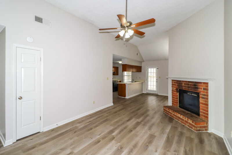 1,365/Mo, 7924 Annes Circle Cordova, TN 38018 Living Room View 2