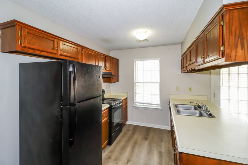 1,365/Mo, 7924 Annes Circle Cordova, TN 38018 Kitchen View