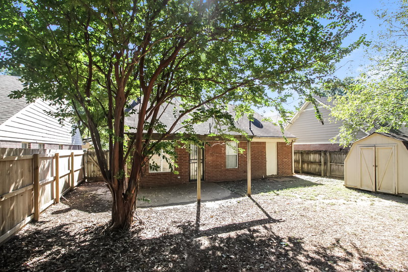 1,365/Mo, 7924 Annes Circle Cordova, TN 38018 Rear View 5