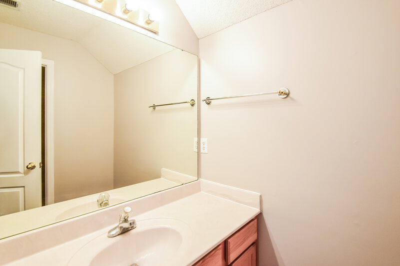 1,970/Mo, 10080 Cross Ridge Rd Cordova, TN 38018 Bathroom View 2