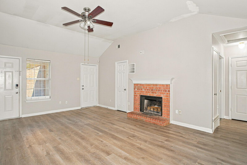 1,640/Mo, 6991 Presmond Rd Cordova, TN 38018 Living Room View