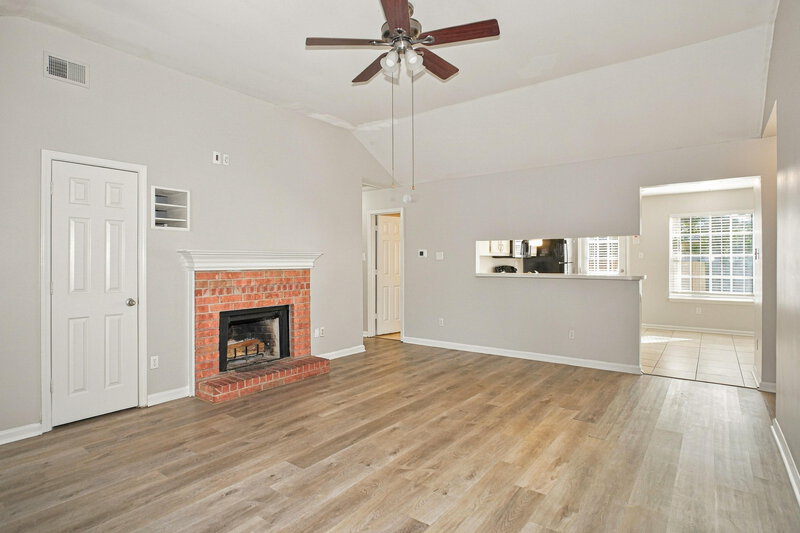 1,640/Mo, 6991 Presmond Rd Cordova, TN 38018 Living Room View 2