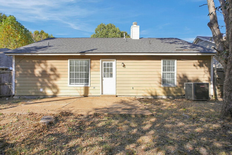 1,640/Mo, 6991 Presmond Rd Cordova, TN 38018 Rear View