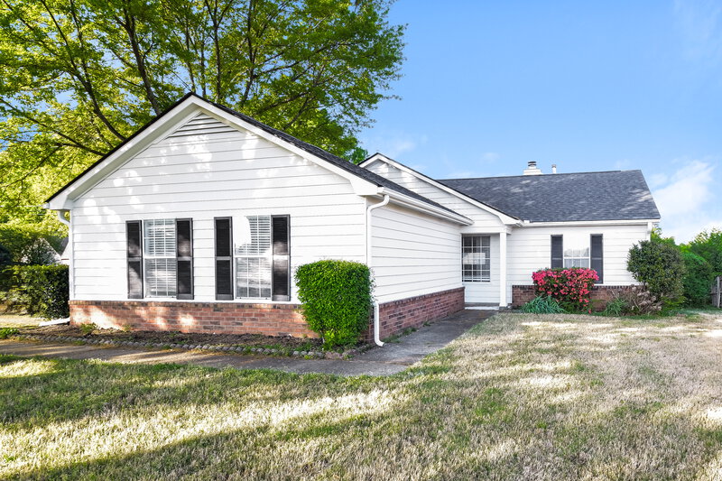 1,625/Mo, 6991 Raleigh Lagrange Rd Cordova, TN 38018 External View