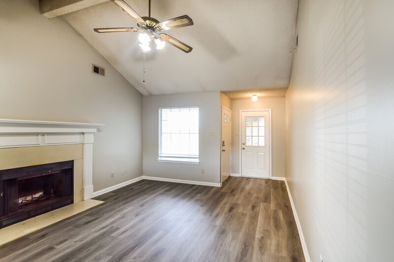 1,625/Mo, 6991 Raleigh Lagrange Rd Cordova, TN 38018 Living Room View