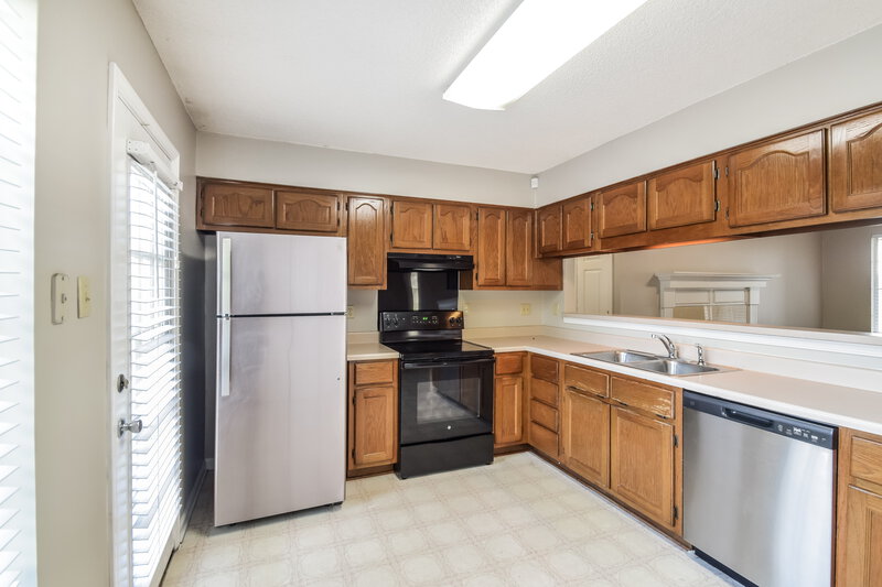 1,625/Mo, 6991 Raleigh Lagrange Rd Cordova, TN 38018 Kitchen View