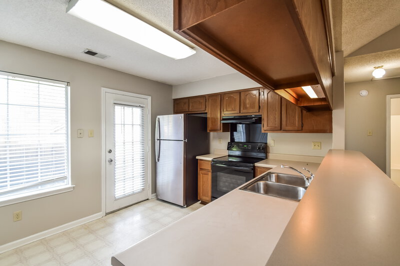 1,625/Mo, 6991 Raleigh Lagrange Rd Cordova, TN 38018 Kitchen View 3