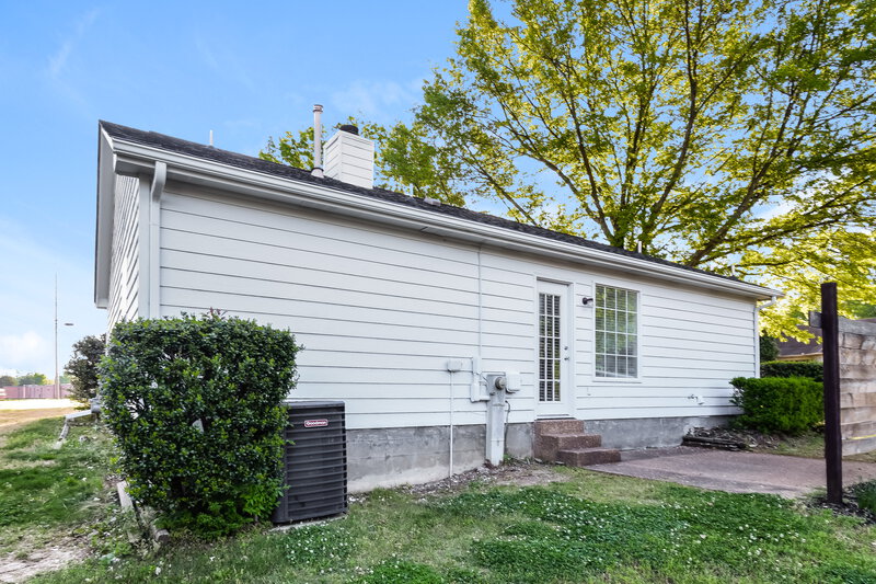1,625/Mo, 6991 Raleigh Lagrange Rd Cordova, TN 38018 Rear View