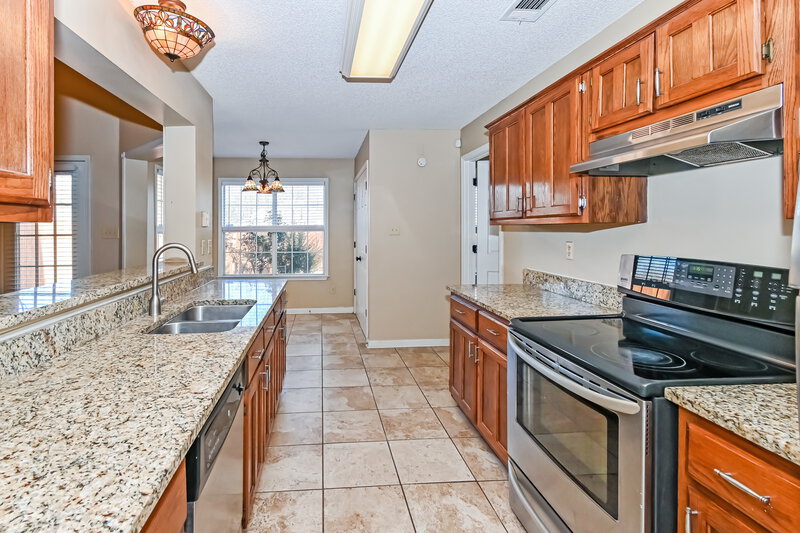 2,015/Mo, 1022 Appling Meadow Dr Cordova, TN 38018 Kitchen View 2