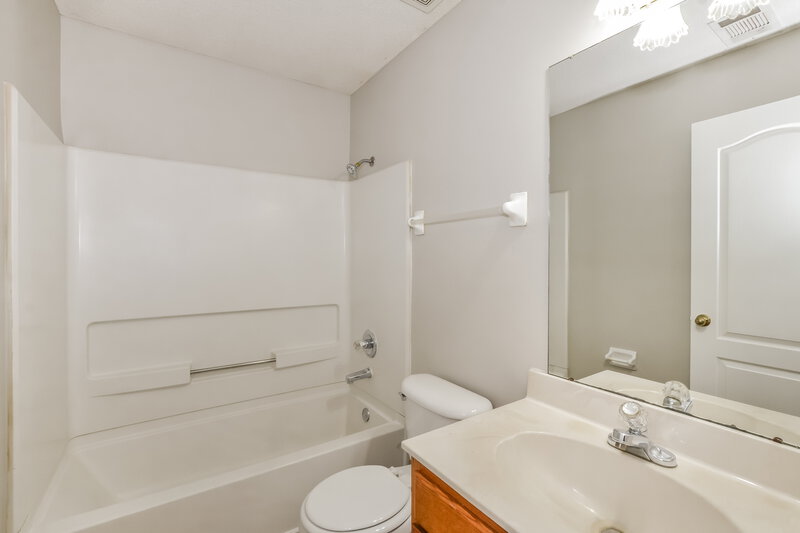 1,725/Mo, 10098 Cross Ridge Rd Cordova, TN 38018 Bathroom View