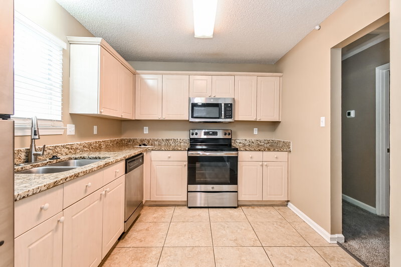 1,595/Mo, 7181 Charlton Way Cordova, TN 38018 Kitchen View