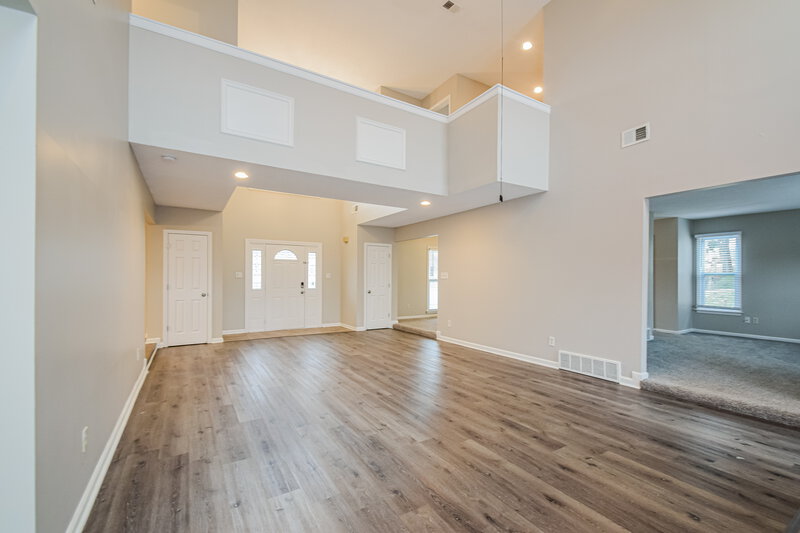 2,210/Mo, 8855 Bazemore Rd Cordova, TN 38018 Living Room View 2