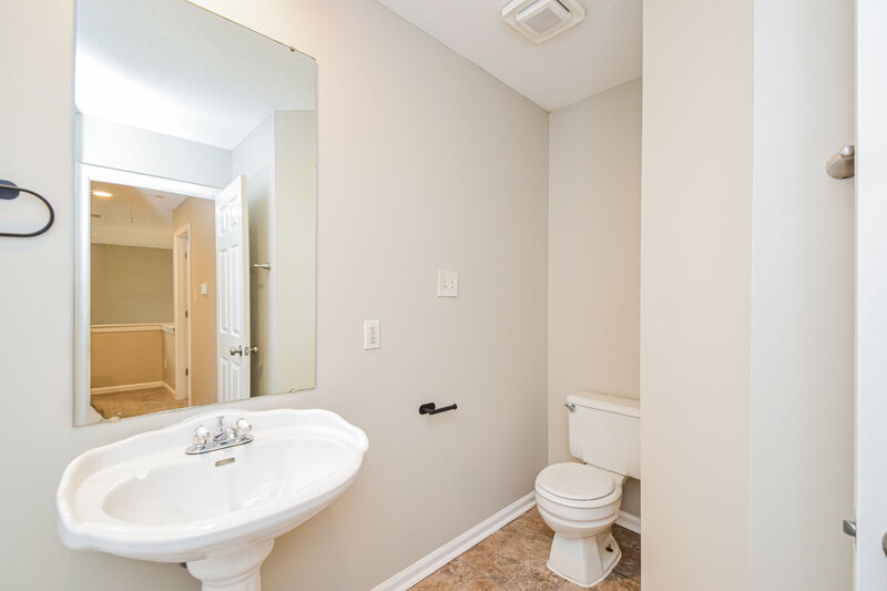 2,210/Mo, 8855 Bazemore Rd Cordova, TN 38018 Bathroom View