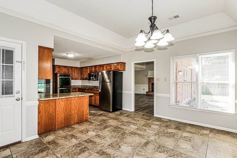 2,065/Mo, 85 Walnut Ridge Ln Cordova, TN 38018 Dining Room View 2