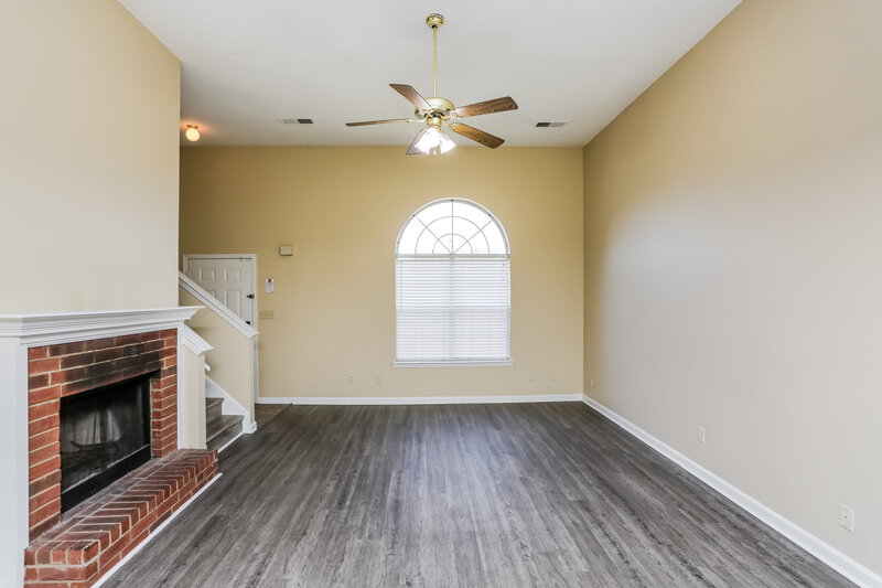 1,755/Mo, 1016 Lorena Cove Cordova, TN 38018 Living Room View