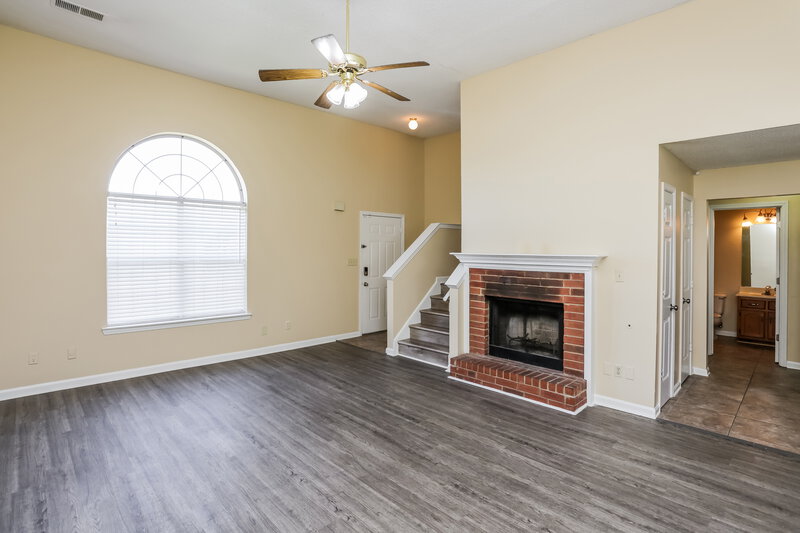 1,755/Mo, 1016 Lorena Cove Cordova, TN 38018 Living Room View 3