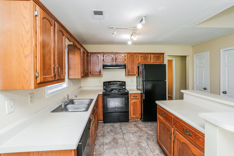 1,755/Mo, 1016 Lorena Cove Cordova, TN 38018 Kitchen View