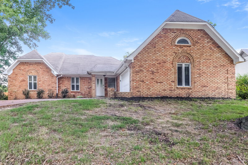 0/Mo, 1104 Fox Trace Cove Cordova, TN 38018 External View