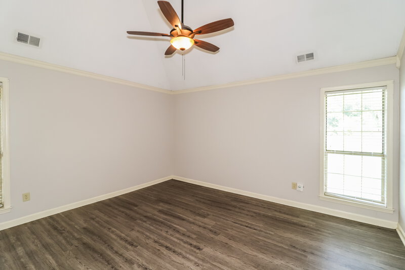 0/Mo, 1104 Fox Trace Cove Cordova, TN 38018 Main Bedroom View