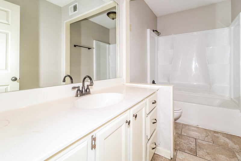 0/Mo, 1104 Fox Trace Cove Cordova, TN 38018 Bathroom View