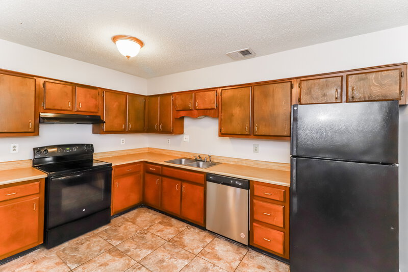 1,700/Mo, 4426 Spring Harbor Dr Millington, TN 38053 Kitchen View 2