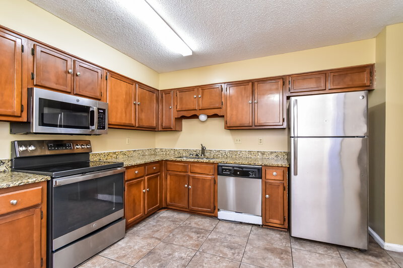 1,600/Mo, 4002 Wood Birch Cove Memphis, TN 38115 Kitchen View