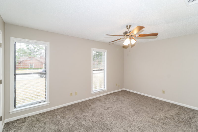 1,800/Mo, 3925 Birchshade Cv Memphis, TN 38115 Main Bedroom View