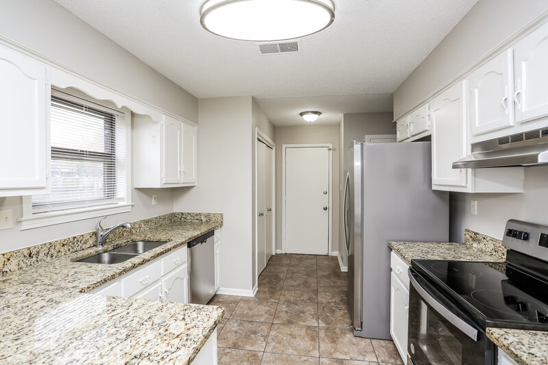 1,505/Mo, 6423 Kindness Cove Memphis, TN 38115 Kitchen View