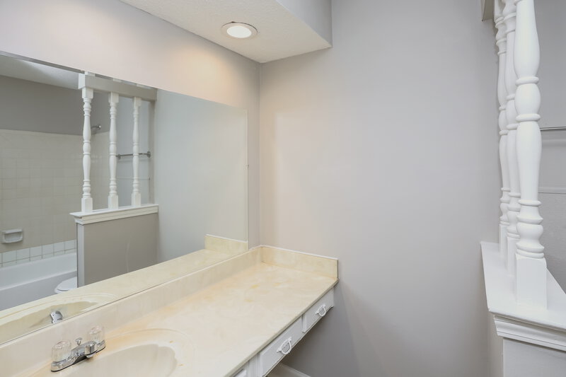 1,505/Mo, 6423 Kindness Cove Memphis, TN 38115 Bathroom View