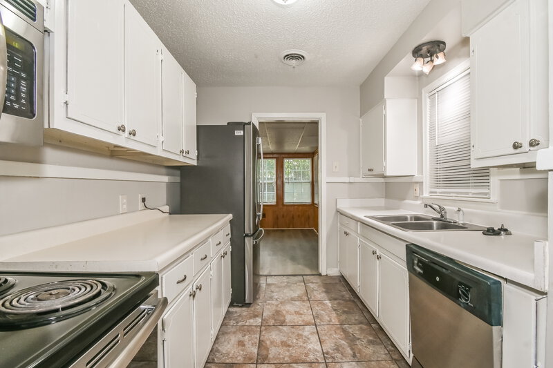1,660/Mo, 828 S Mendenhall Rd Memphis, TN 38117 Misc View 5