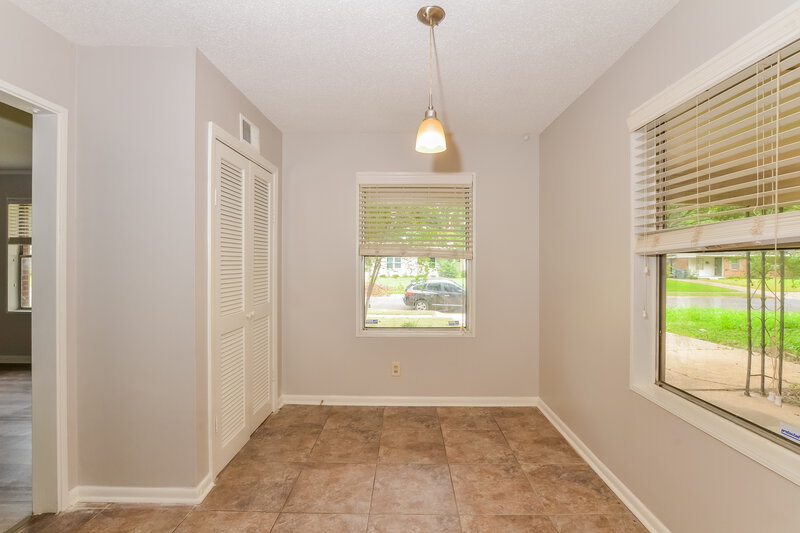 1,600/Mo, 1751 Sea Isle Rd Memphis, TN 38117 Breakfast Nook View
