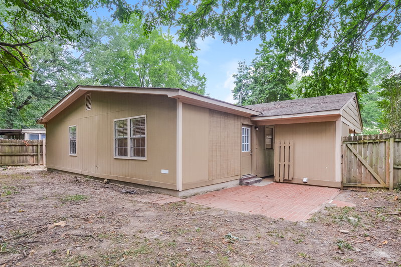 1,600/Mo, 1751 Sea Isle Rd Memphis, TN 38117 Rear View