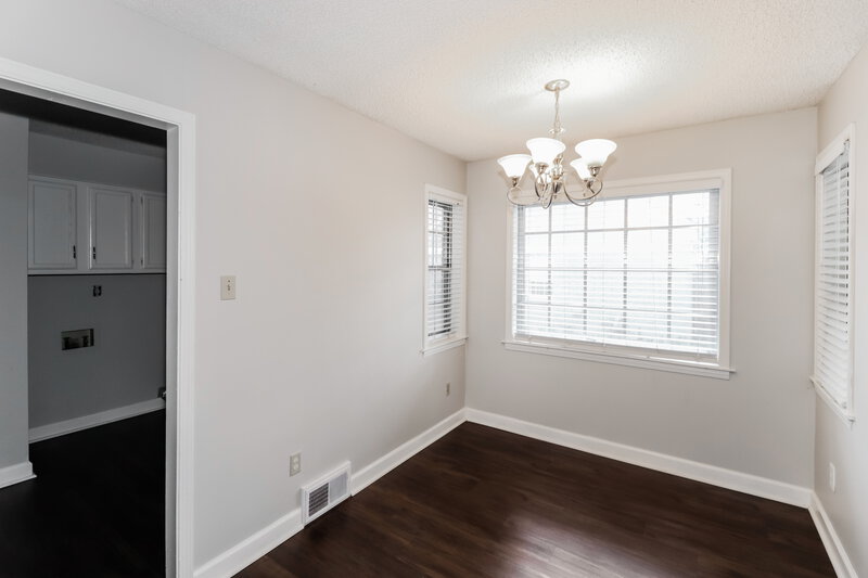 2,530/Mo, 2546 Cardigan Dr Memphis, TN 38119 Dining Room View