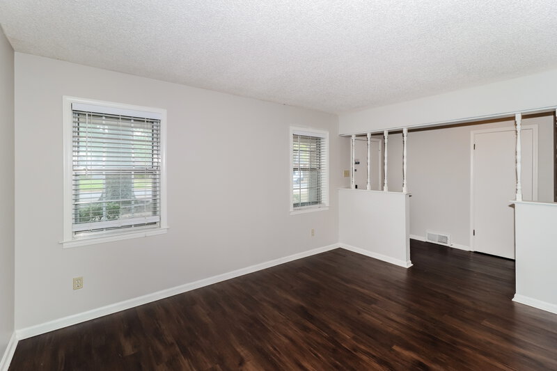 2,530/Mo, 2546 Cardigan Dr Memphis, TN 38119 Den View