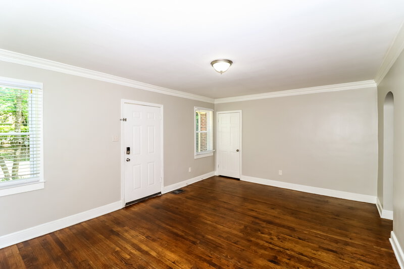 1,740/Mo, 5447 Park Ave Memphis, TN 38119 Living Room View