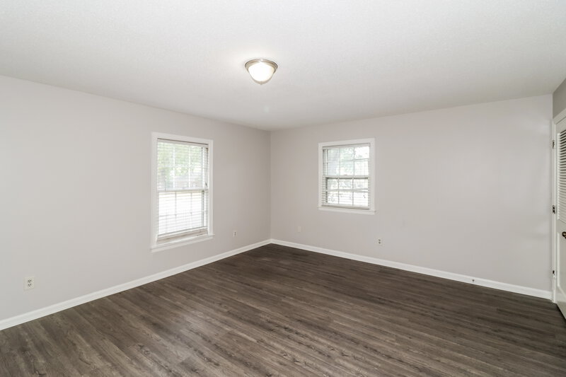 1,810/Mo, 6005 Macinness Dr Memphis, TN 38119 Living Room View