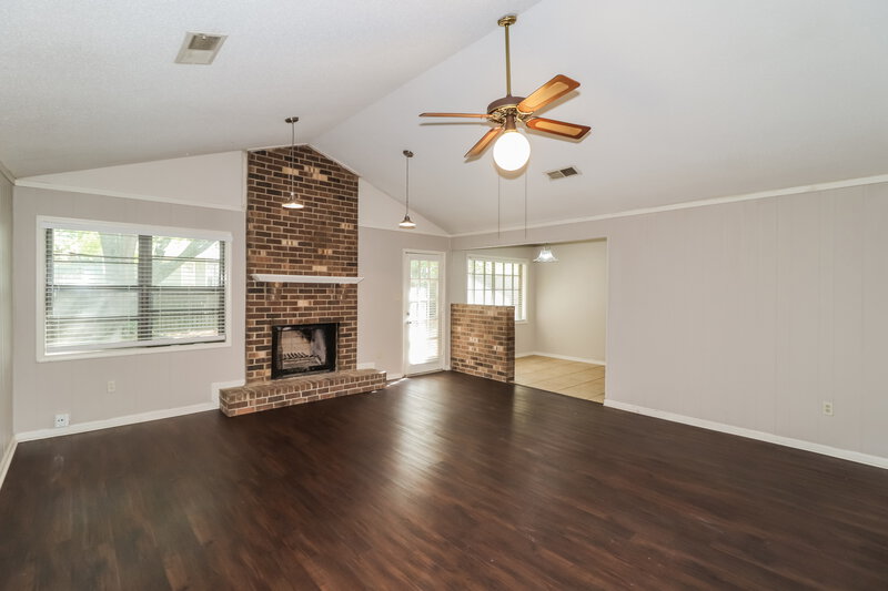 1,660/Mo, 7261 Hollorn Ln Memphis, TN 38125 Living Room View 2