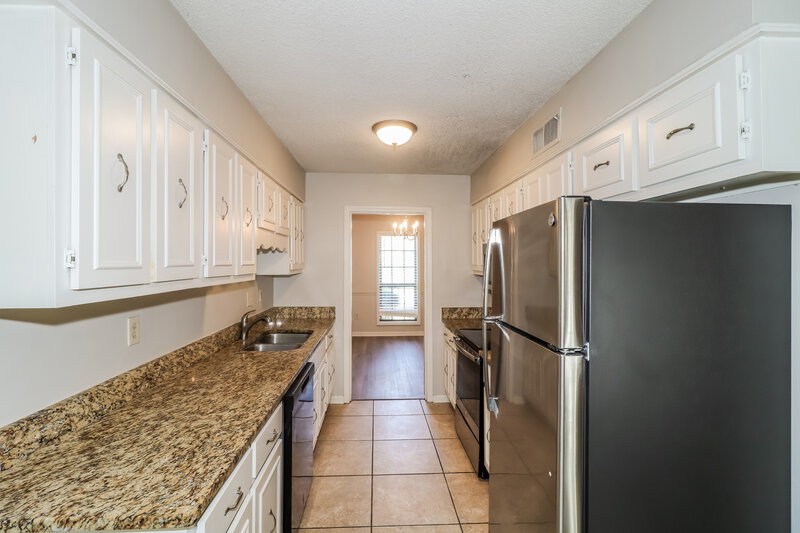 1,660/Mo, 7261 Hollorn Ln Memphis, TN 38125 Kitchen View