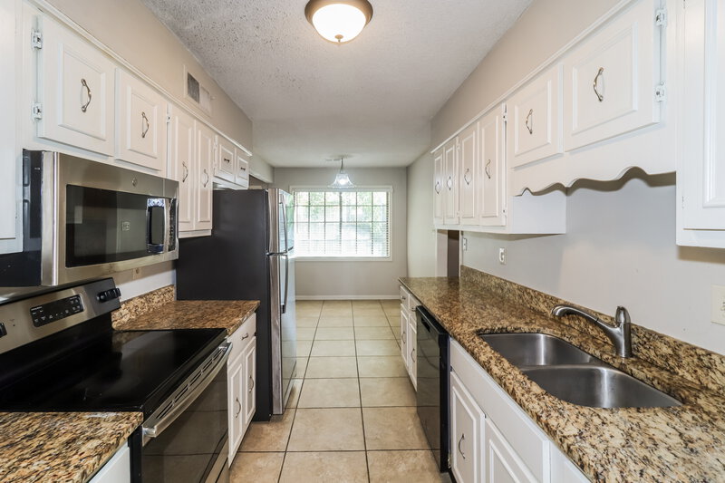 1,660/Mo, 7261 Hollorn Ln Memphis, TN 38125 Kitchen View 2