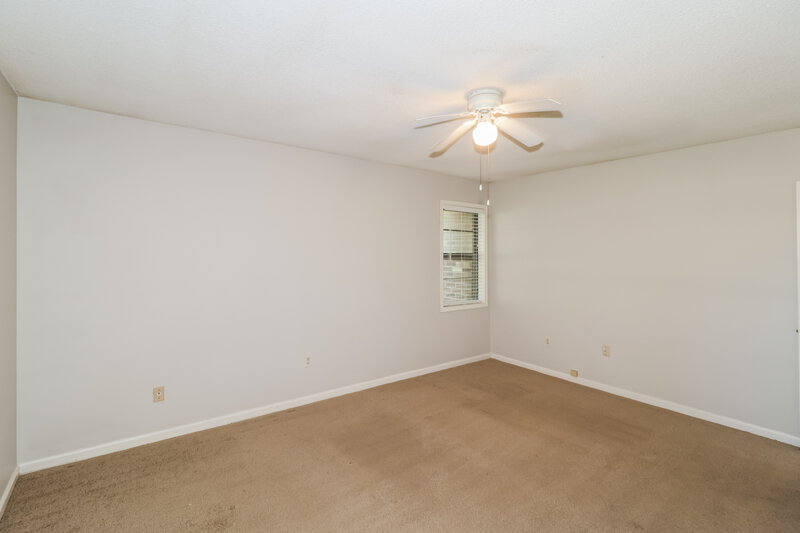 1,660/Mo, 7261 Hollorn Ln Memphis, TN 38125 Main Bedroom View