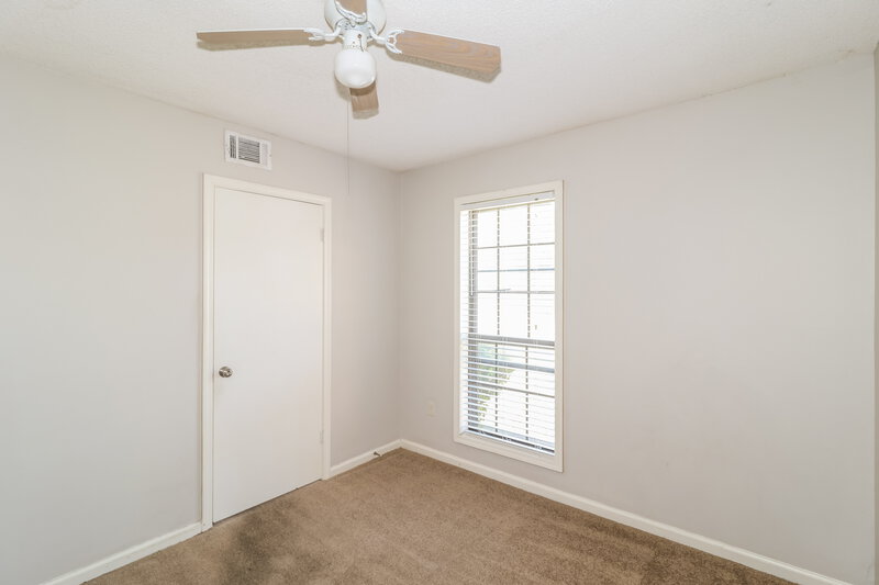 1,660/Mo, 7261 Hollorn Ln Memphis, TN 38125 Bedroom View 2