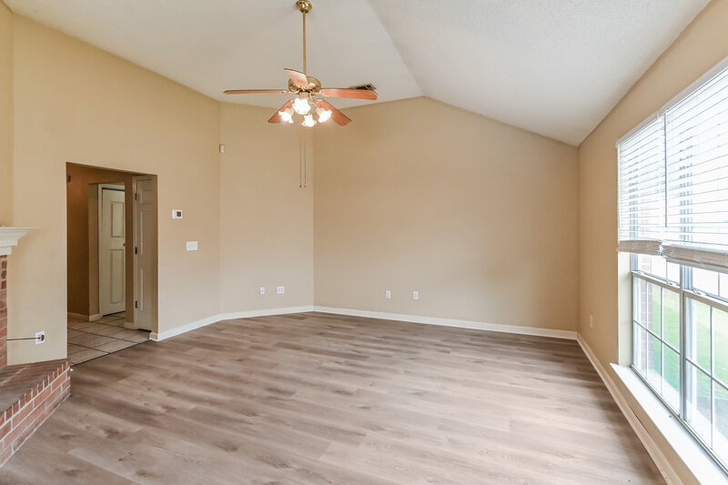 1,595/Mo, 8090 Bensford Ln Memphis, TN 38125 Living Room View