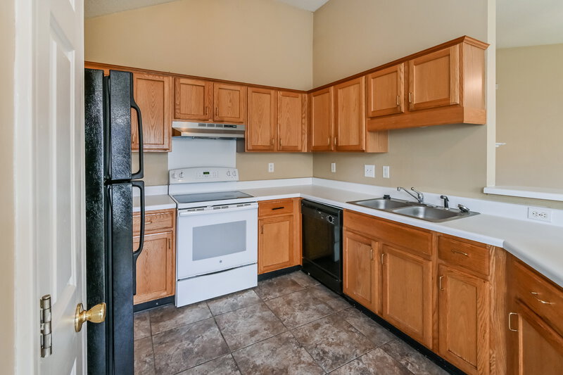 1,595/Mo, 8090 Bensford Ln Memphis, TN 38125 Kitchen View 2