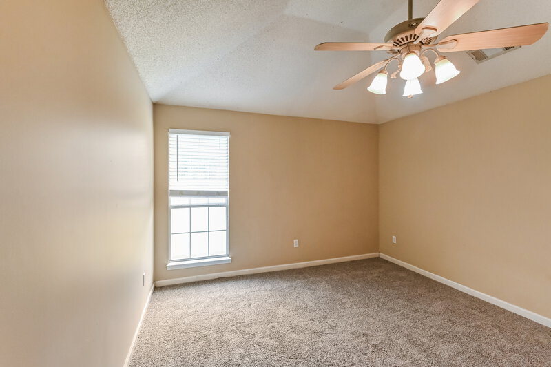 1,595/Mo, 8090 Bensford Ln Memphis, TN 38125 Main Bedroom View 2