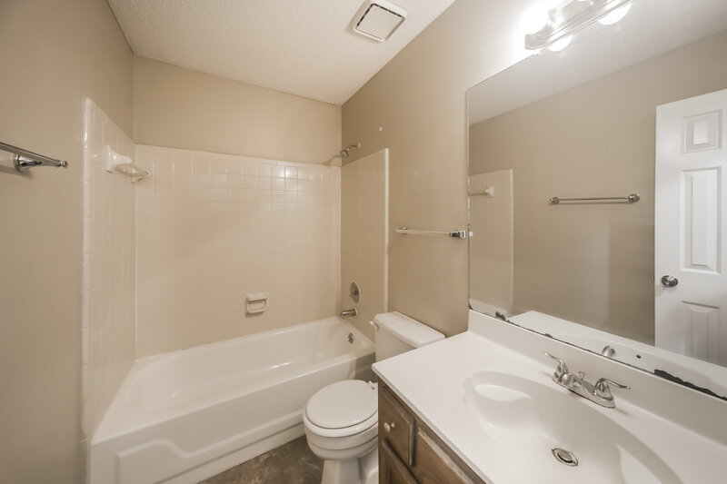 1,785/Mo, 4483 Green Creek Memphis, TN 38125 Bathroom View
